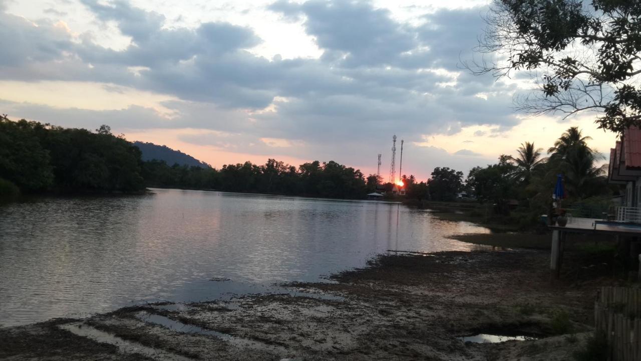 Khum Thong Resort Takuapa Zewnętrze zdjęcie