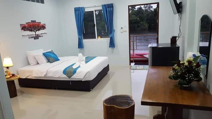 Khum Thong Resort Takuapa Zewnętrze zdjęcie